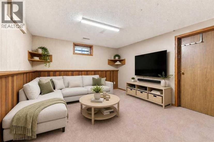 70 Edgeburn Crescent NW — photo 21 of 36