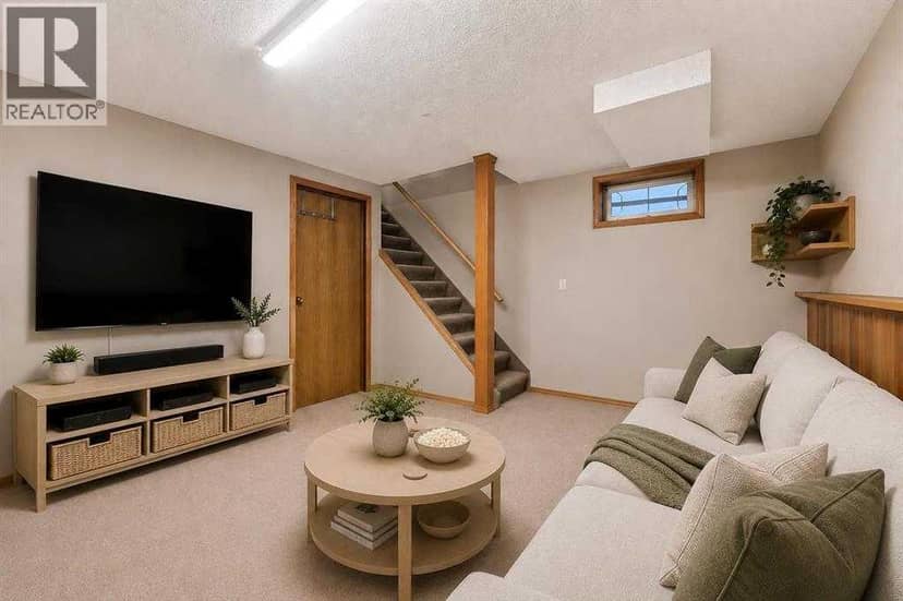 70 Edgeburn Crescent NW — photo 23 of 36