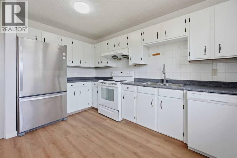 70 Edgeburn Crescent NW — photo 12 of 36