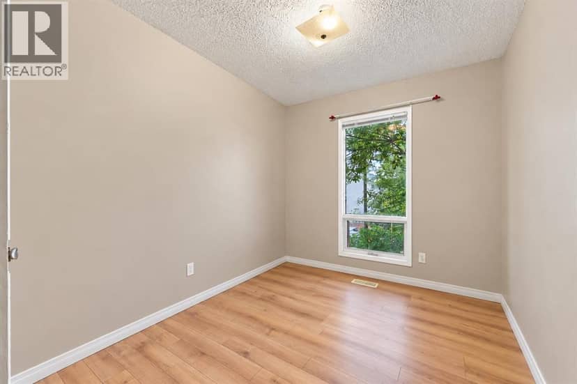 70 Edgeburn Crescent NW — photo 19 of 36