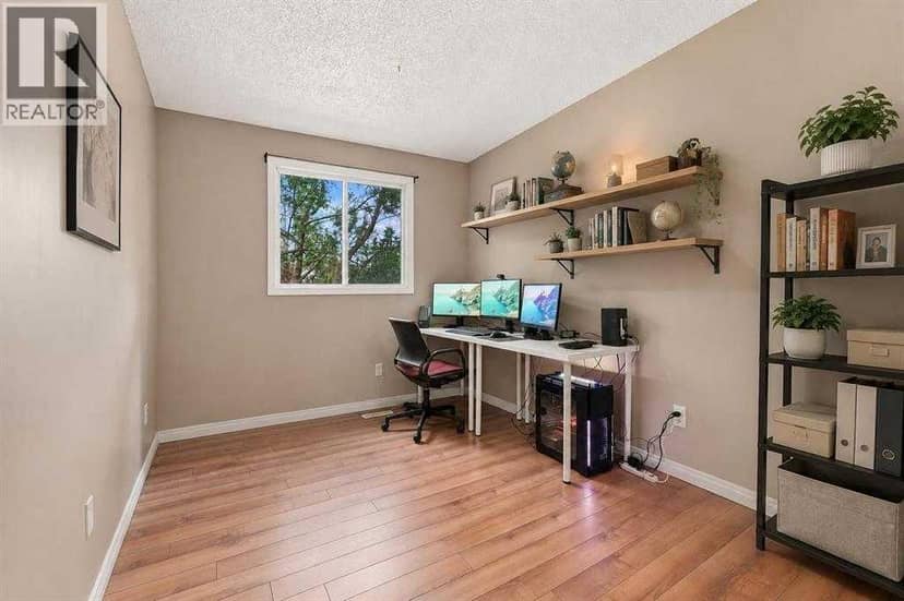 70 Edgeburn Crescent NW — photo 20 of 36
