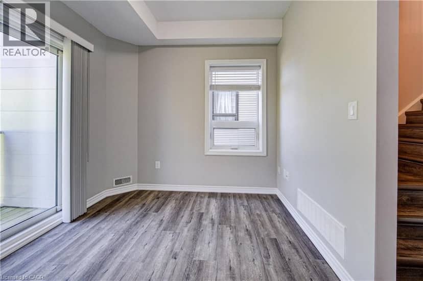 1430 HIGHLAND Road W Unit# B4 — photo 14 of 40