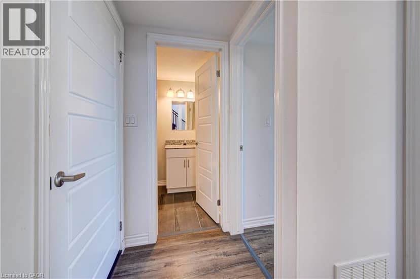 1430 HIGHLAND Road W Unit# B4 — photo 19 of 40