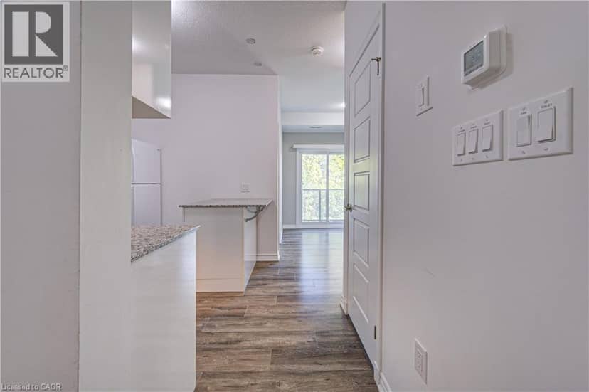 1430 HIGHLAND Road W Unit# B4 — photo 4 of 40
