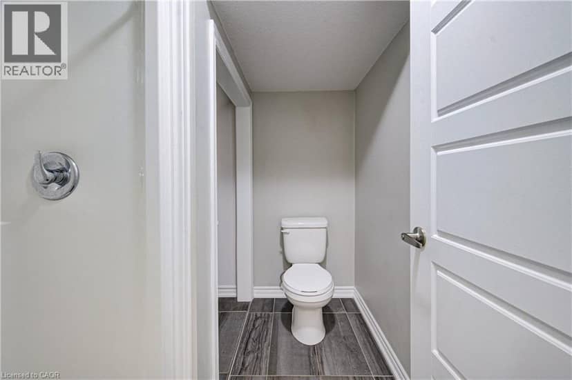 1430 HIGHLAND Road W Unit# B4 — photo 5 of 40