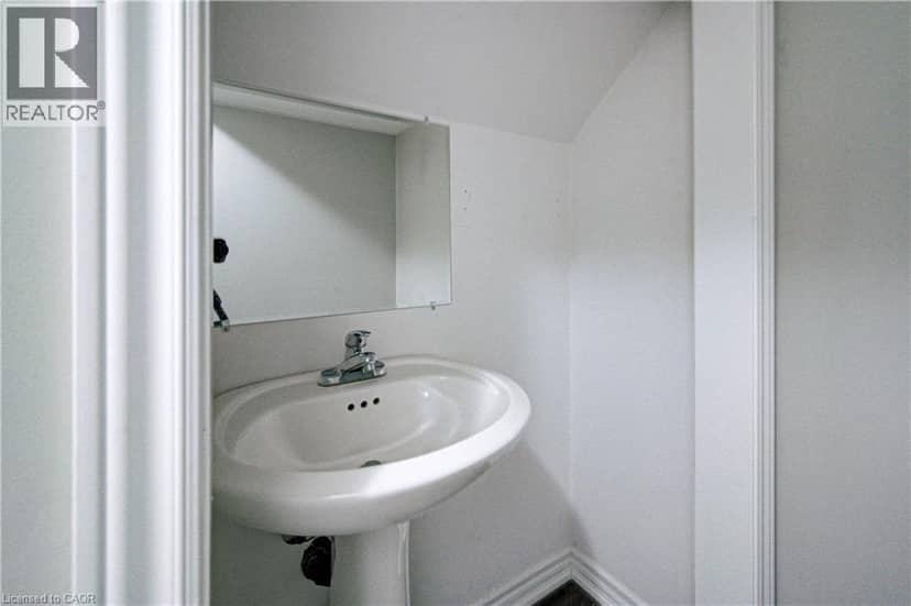 1430 HIGHLAND Road W Unit# B4 — photo 6 of 40
