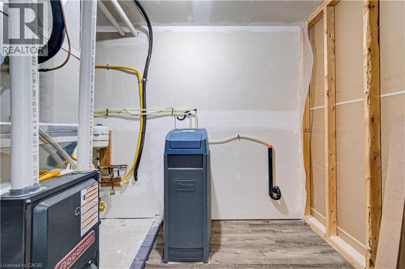 1430 HIGHLAND Road W Unit# B4 — photo 32 of 40