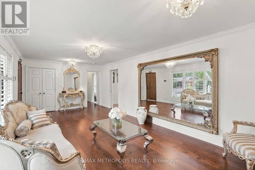 1228 Elgin Crescent — photo 13 of 40