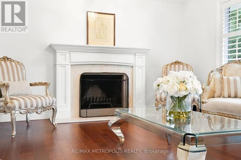 1228 Elgin Crescent — photo 14 of 40