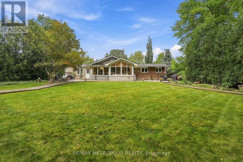 1228 Elgin Crescent — photo 21 of 40