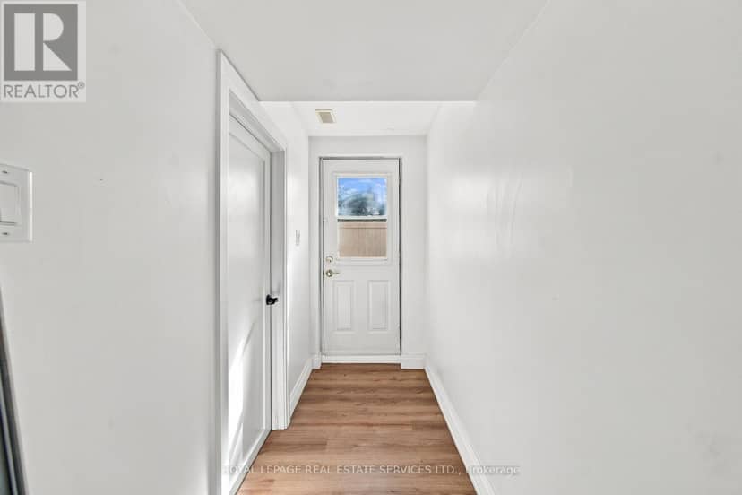 560 Stonecliffe Road — photo 24 of 35
