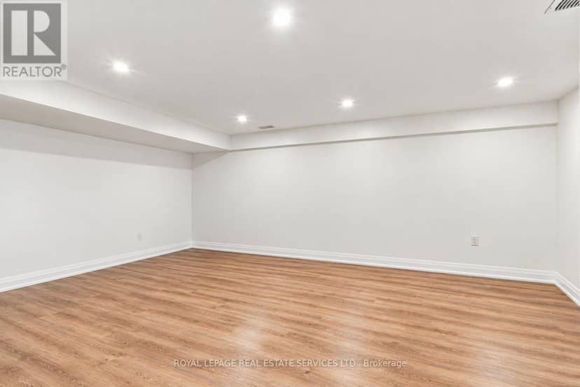 560 Stonecliffe Road — photo 29 of 35
