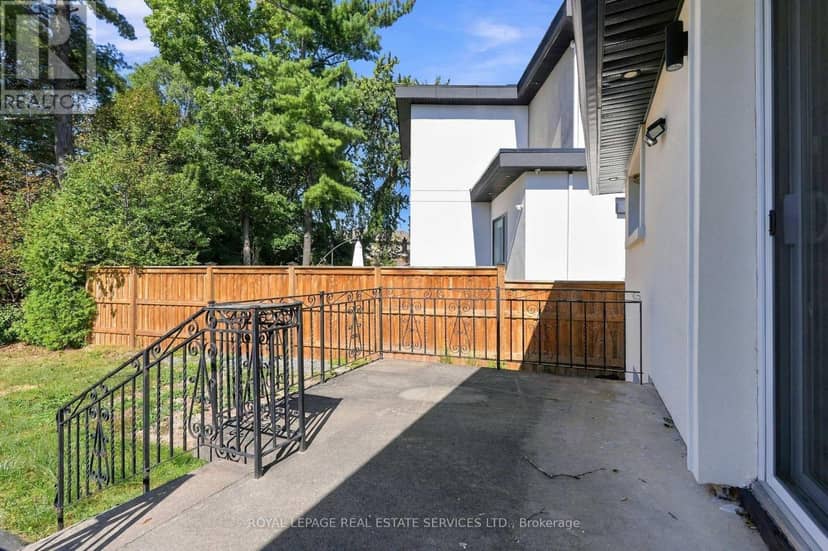 560 Stonecliffe Road — photo 32 of 35