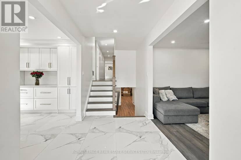 560 Stonecliffe Road, Oakville, photo 4