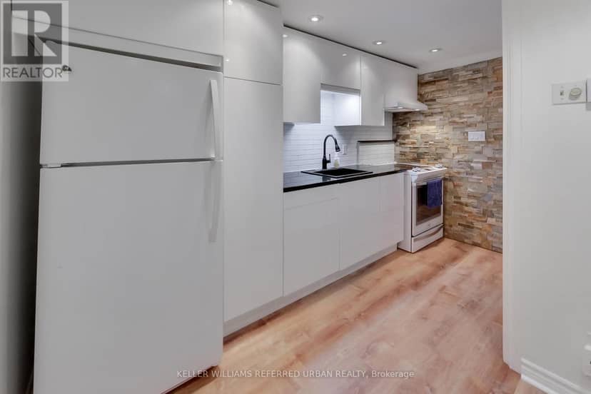 22 - 1666 Queen Street E, Toronto