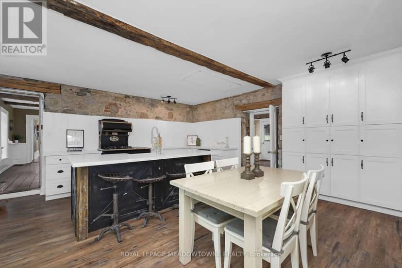 5595 25 Side Road, Milton