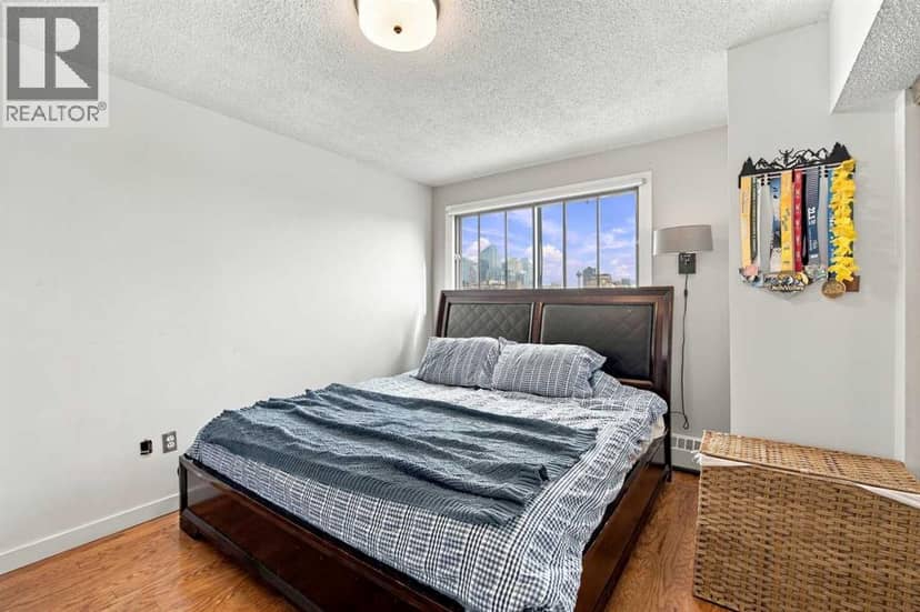 1002, 1140 15 Avenue SW — photo 17 of 34