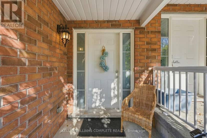 113 - 20 McConkey Crescent — photo 2 of 31