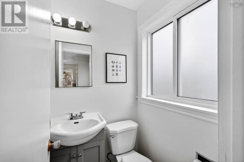 212 Roleika Drive — photo 12 of 32