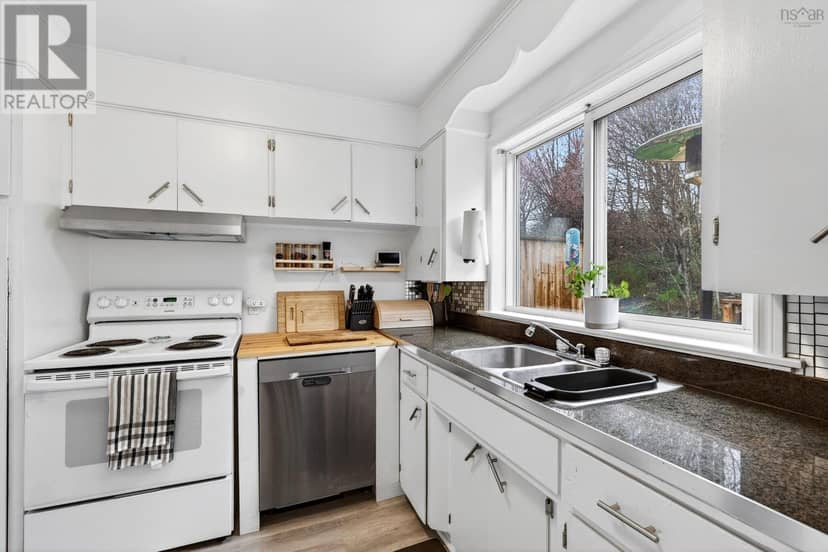 212 Roleika Drive, Dartmouth, photo 7