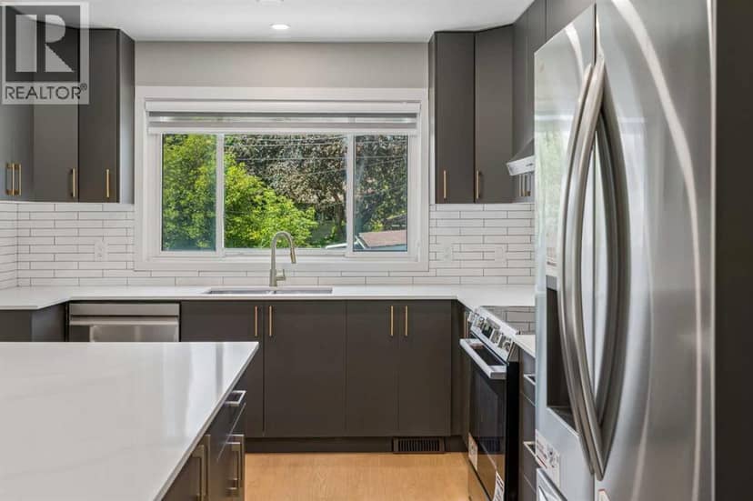4319 19 Street NW — photo 23 of 40