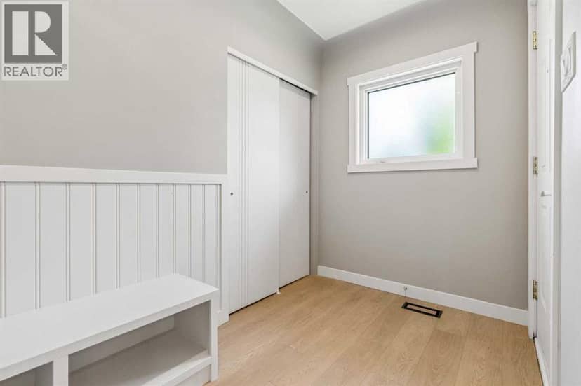 4319 19 Street NW — photo 32 of 40