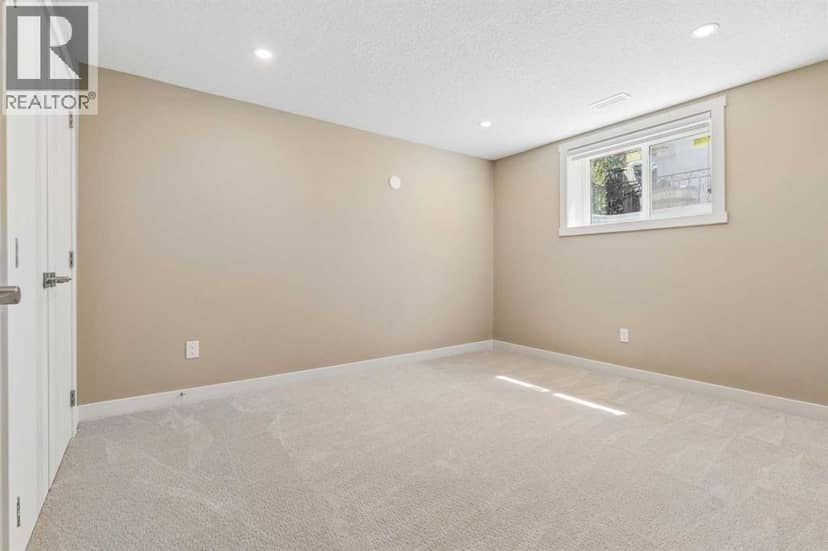 4319 19 Street NW — photo 38 of 40