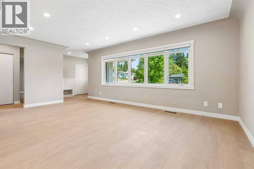4319 19 Street NW — photo 36 of 40