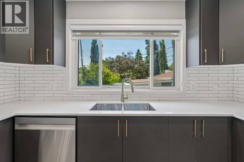 4319 19 Street NW — photo 35 of 40