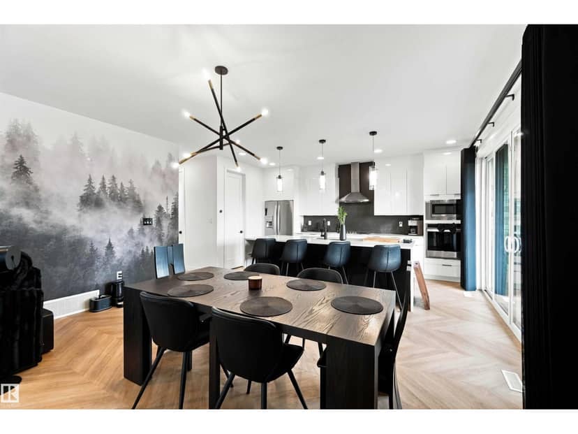 4204 Hawthorn Ro SW — photo 12 of 40