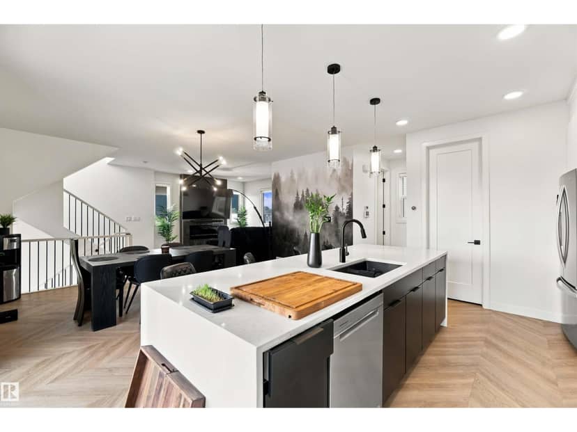 4204 Hawthorn Ro SW — photo 18 of 40