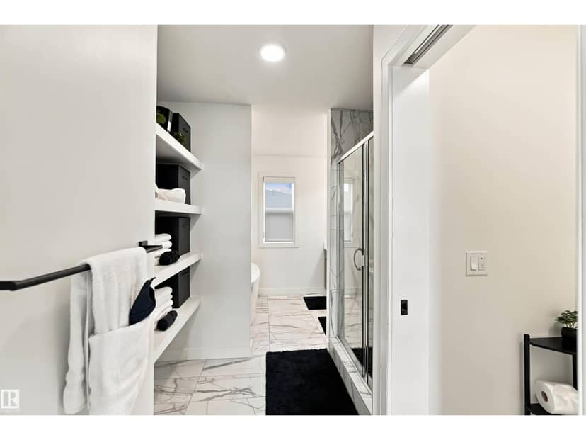 4204 Hawthorn Ro SW — photo 39 of 40