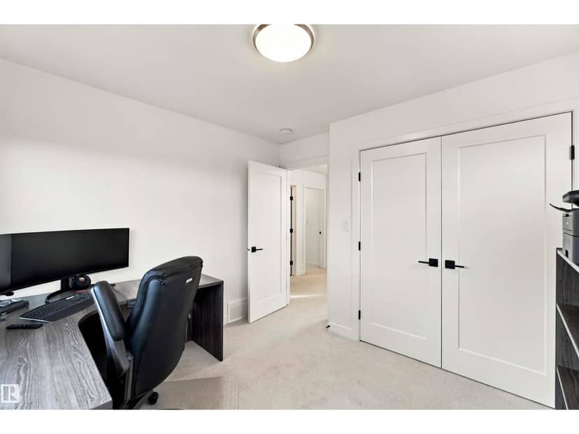 4204 Hawthorn Ro SW — photo 30 of 40