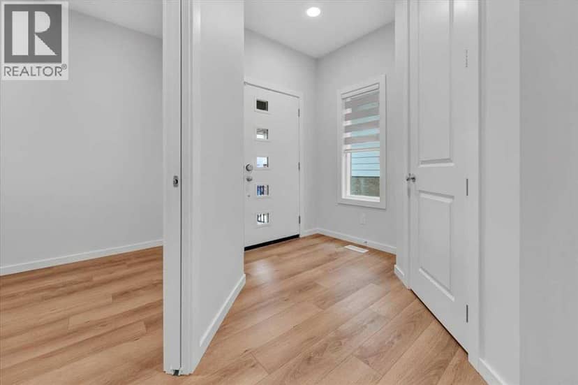 75 Versant Rise SW, Calgary, photo 3