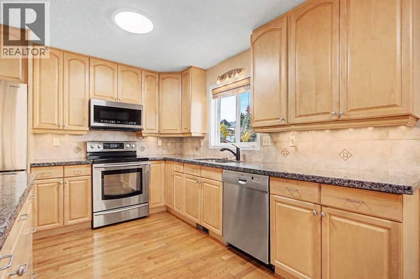 164 Strathaven Circle SW, Calgary, photo 6