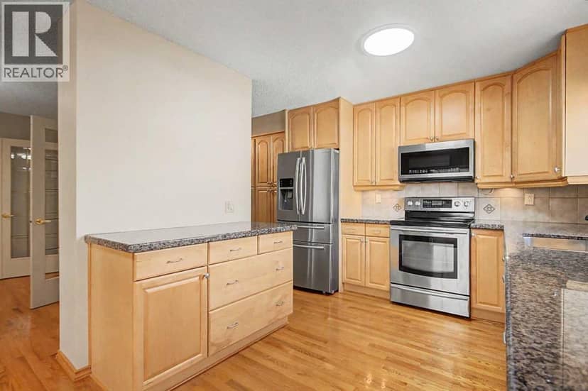 164 Strathaven Circle SW, Calgary, photo 7