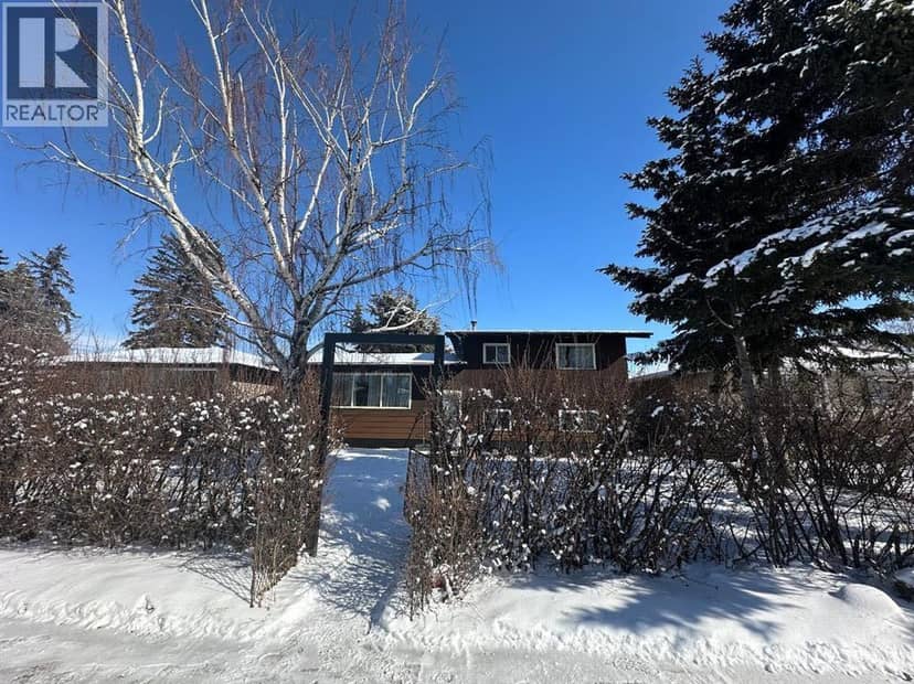 2028 43 Street SE, Calgary, photo 2
