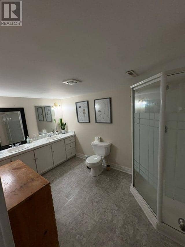 301 North Queen Elizabeth — photo 13 of 28
