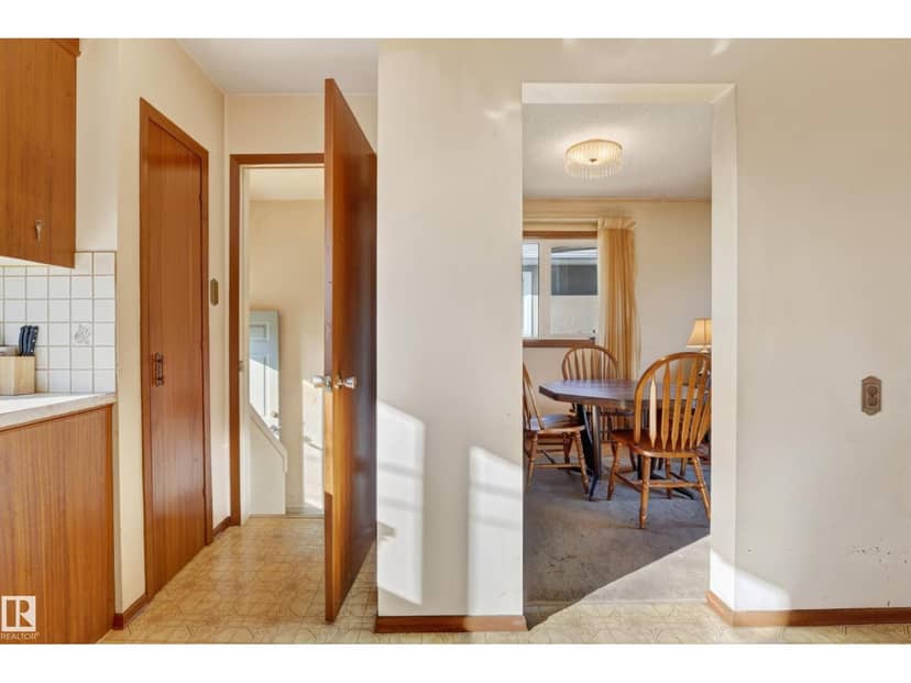 7615 135A AV NW NW — photo 15 of 40