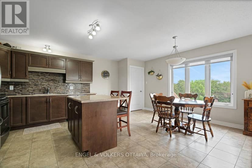 202 - 38 Charles Street — photo 18 of 40