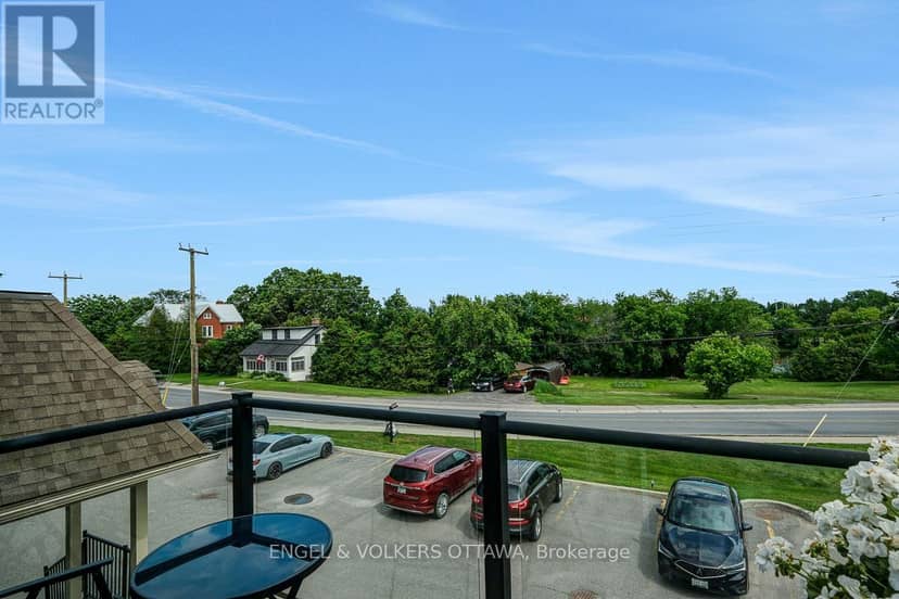 202 - 38 Charles Street — photo 23 of 40