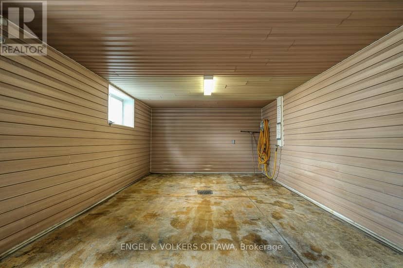 202 - 38 Charles Street — photo 32 of 40