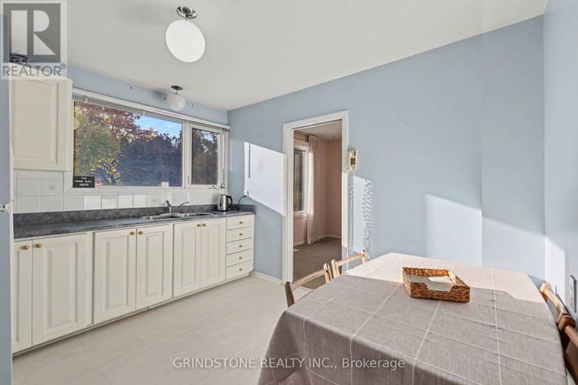 22 Lavina Crescent — photo 10 of 35