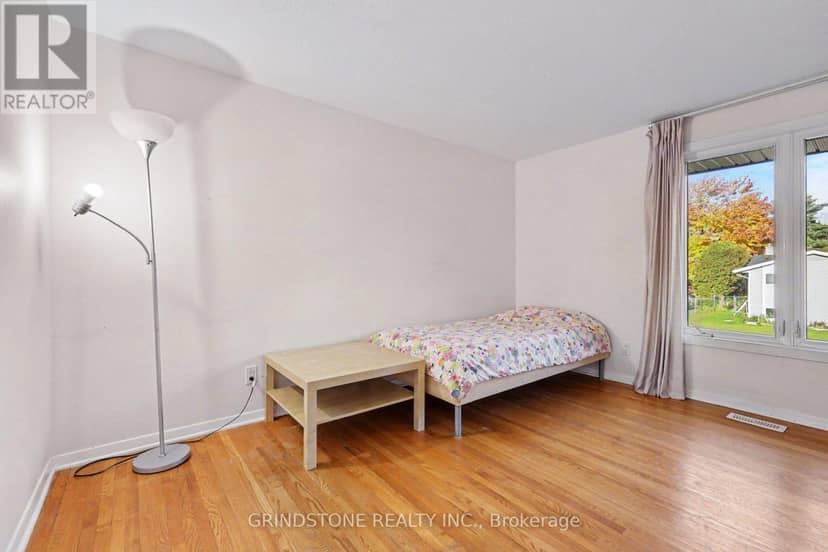 22 Lavina Crescent — photo 12 of 35