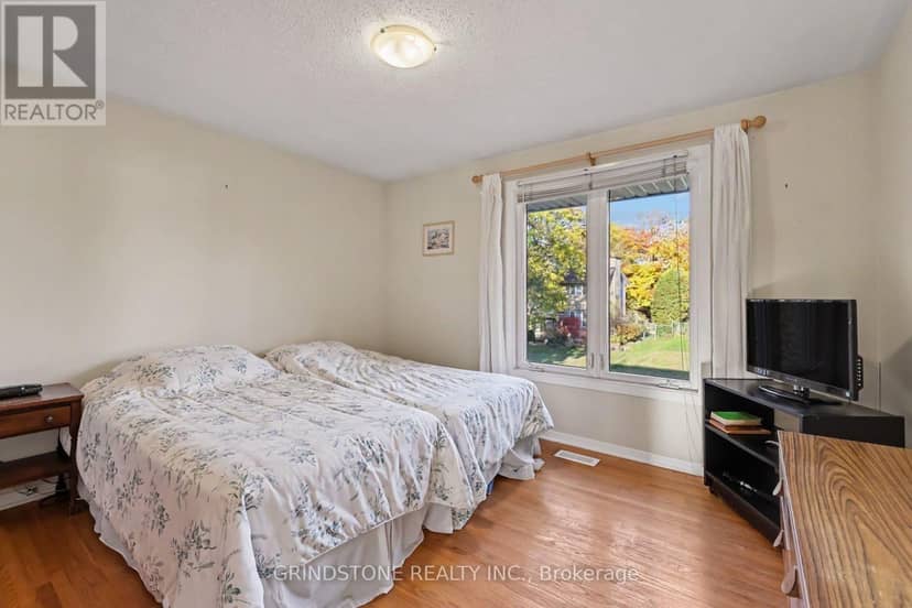 22 Lavina Crescent — photo 15 of 35