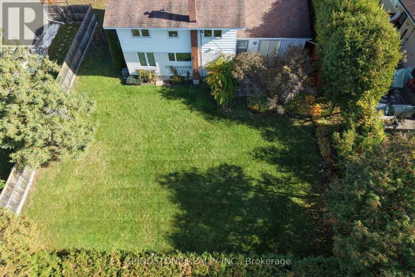 22 Lavina Crescent — photo 29 of 35