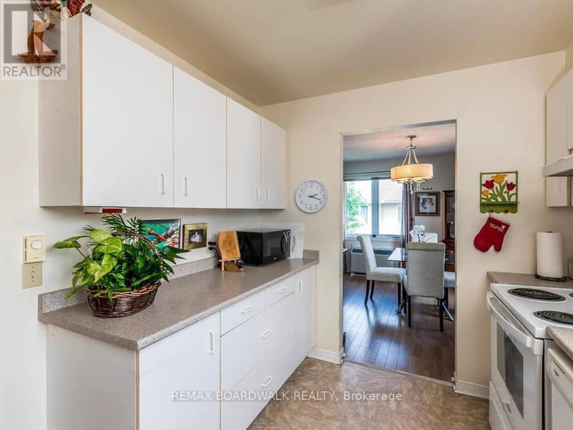 339 - 848 Seyton Drive — photo 15 of 40