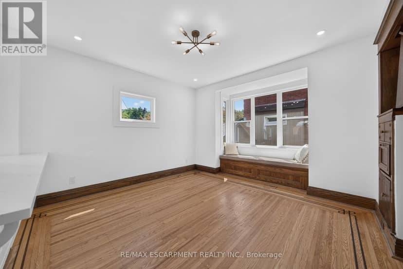 229 Park Row S — photo 17 of 40