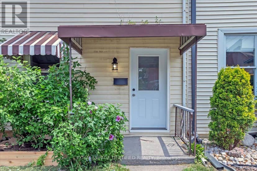 176 Emerald Street N, Hamilton, photo 4
