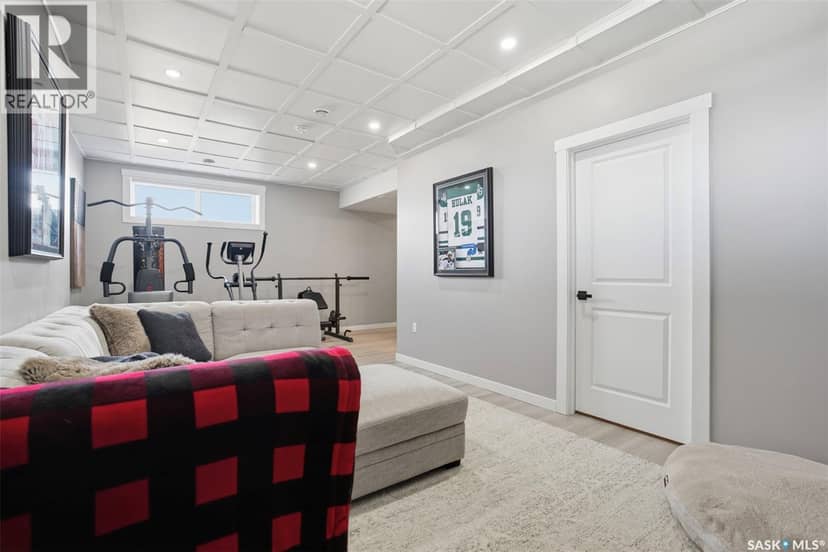 11 510 Kloppenburg CRESCENT — photo 17 of 25